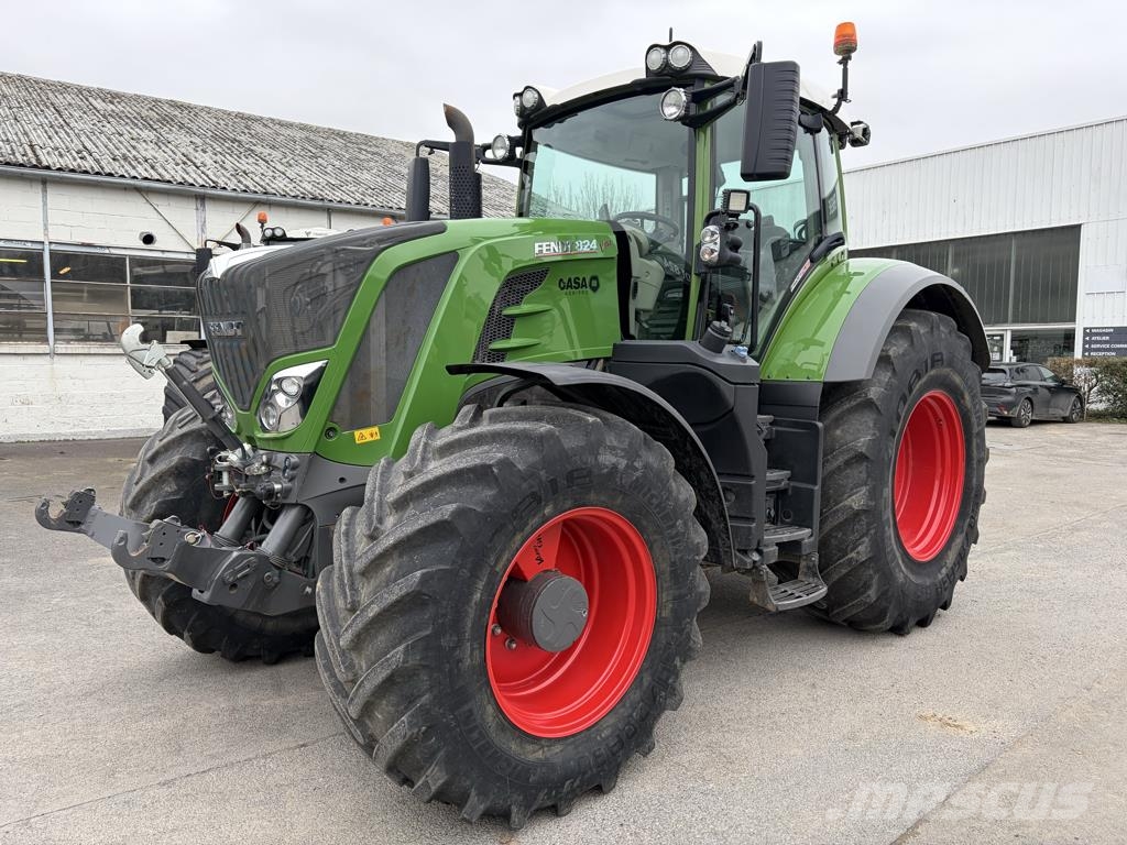 Fendt 824 VARIO PROFI + Tractoren