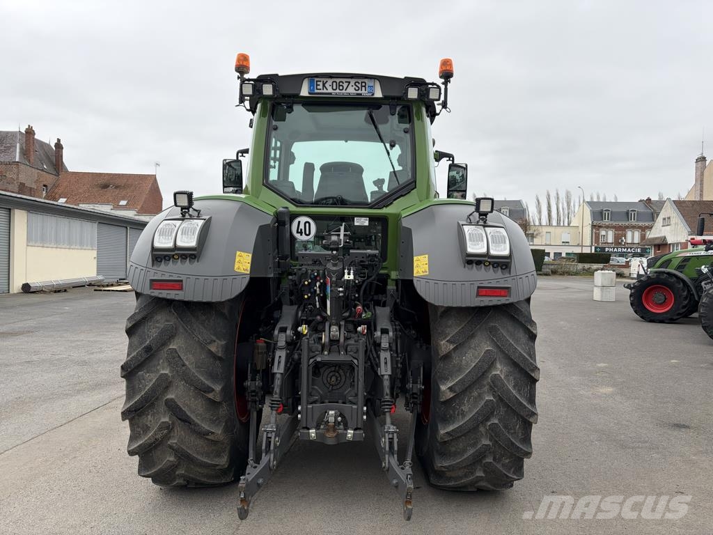 Fendt 824 VARIO PROFI + Трактори