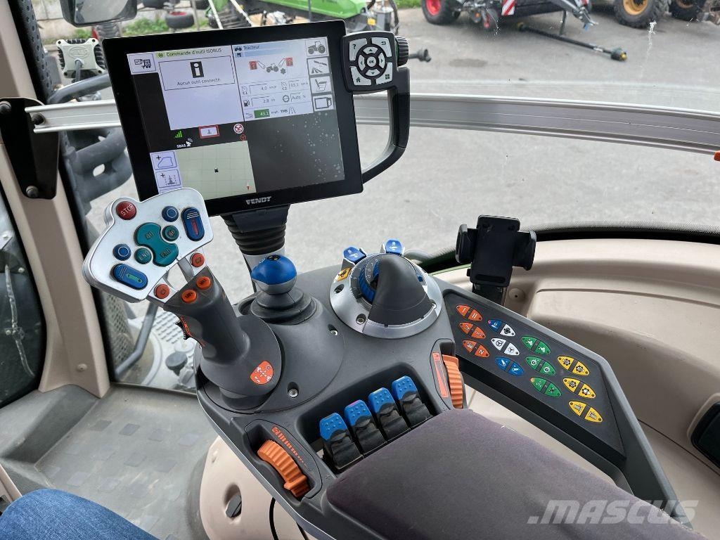Fendt 824 VARIO PROFI + Tracteur