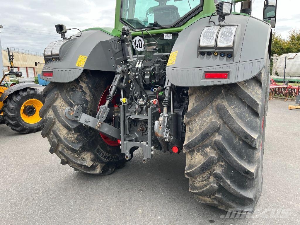 Fendt 824 VARIO PROFI + Tracteur