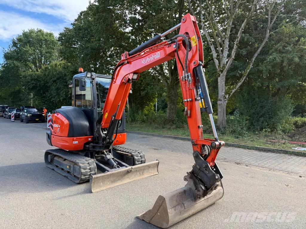 Kubota KX042 Mini bagri <7t