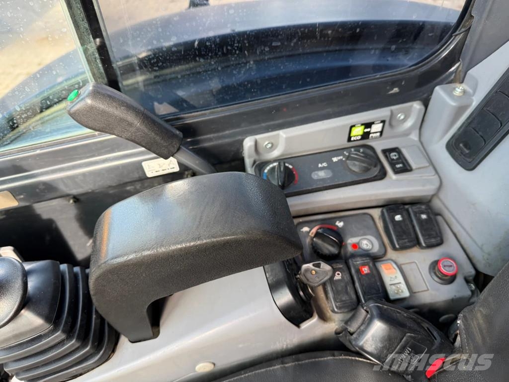 Kubota KX042 Mini bagri <7t