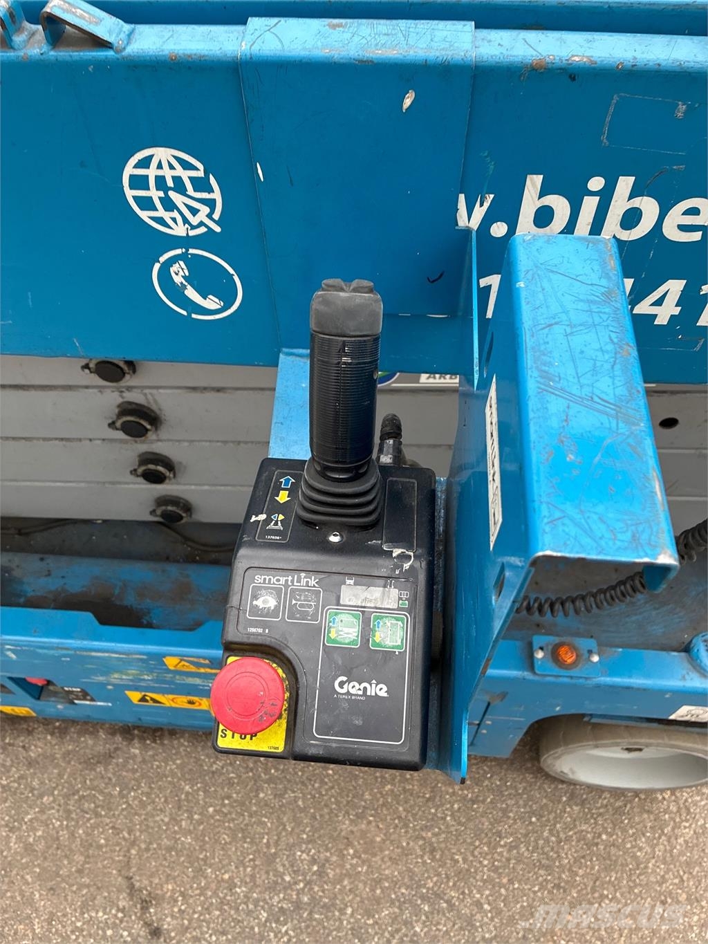 Genie GS 4047 رافعات مقصية الشكل