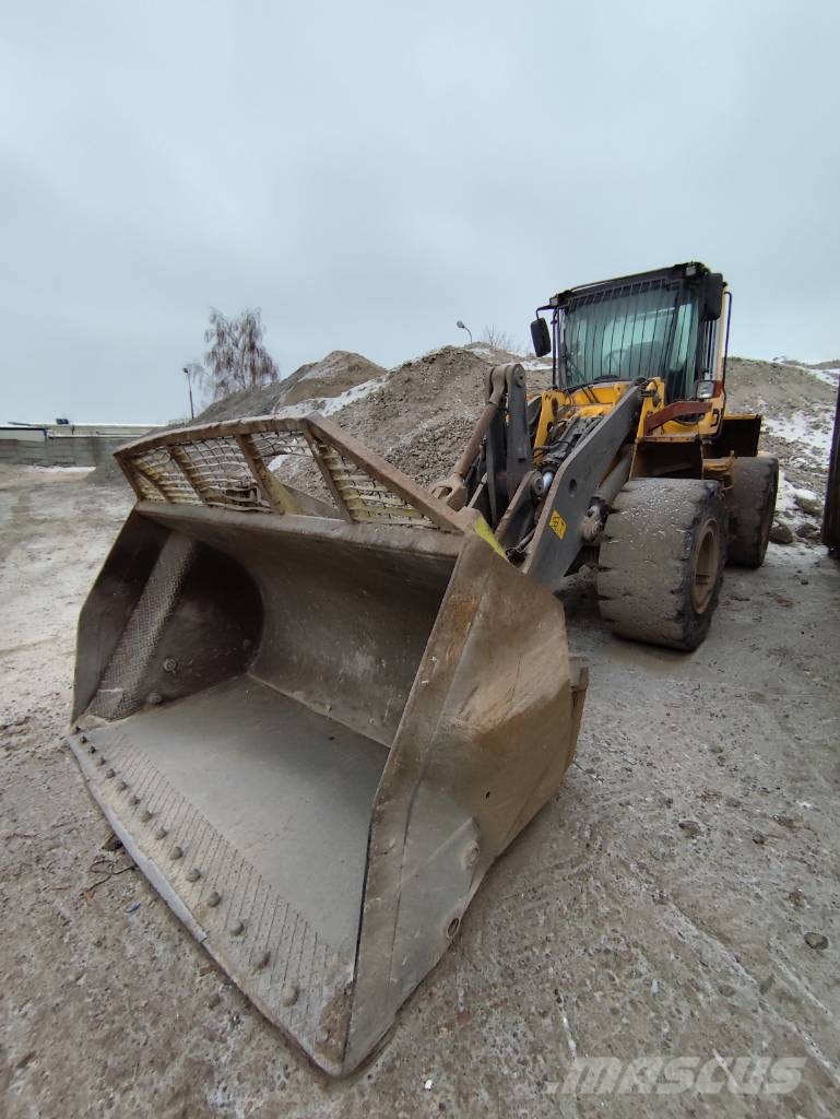 Volvo L 120 F Wielladers