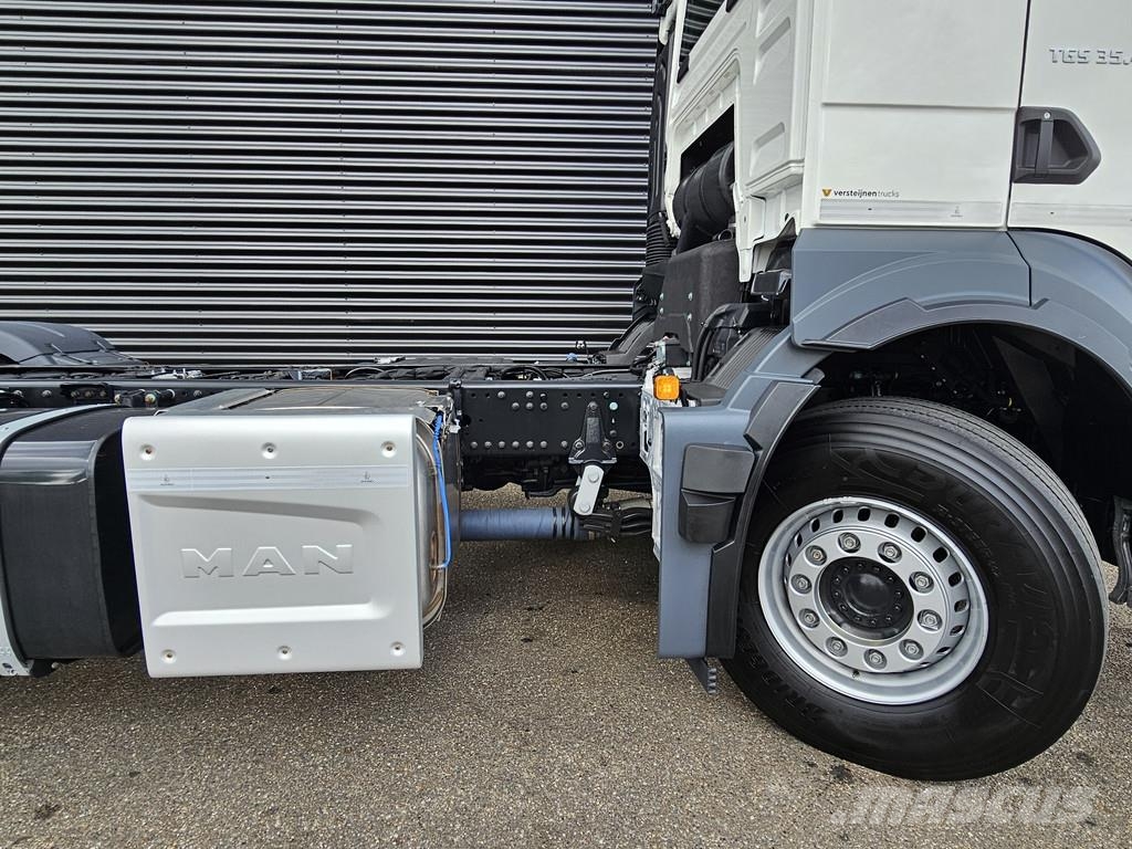 MAN TGS 35.440 8x4-4 BL CH / CHASSIS / PTO Camiones con chasís y cabina