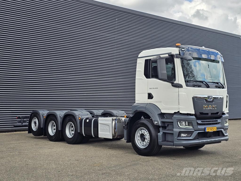 MAN TGS 35.440 8x4-4 BL CH / CHASSIS / PTO Camiones con chasís y cabina