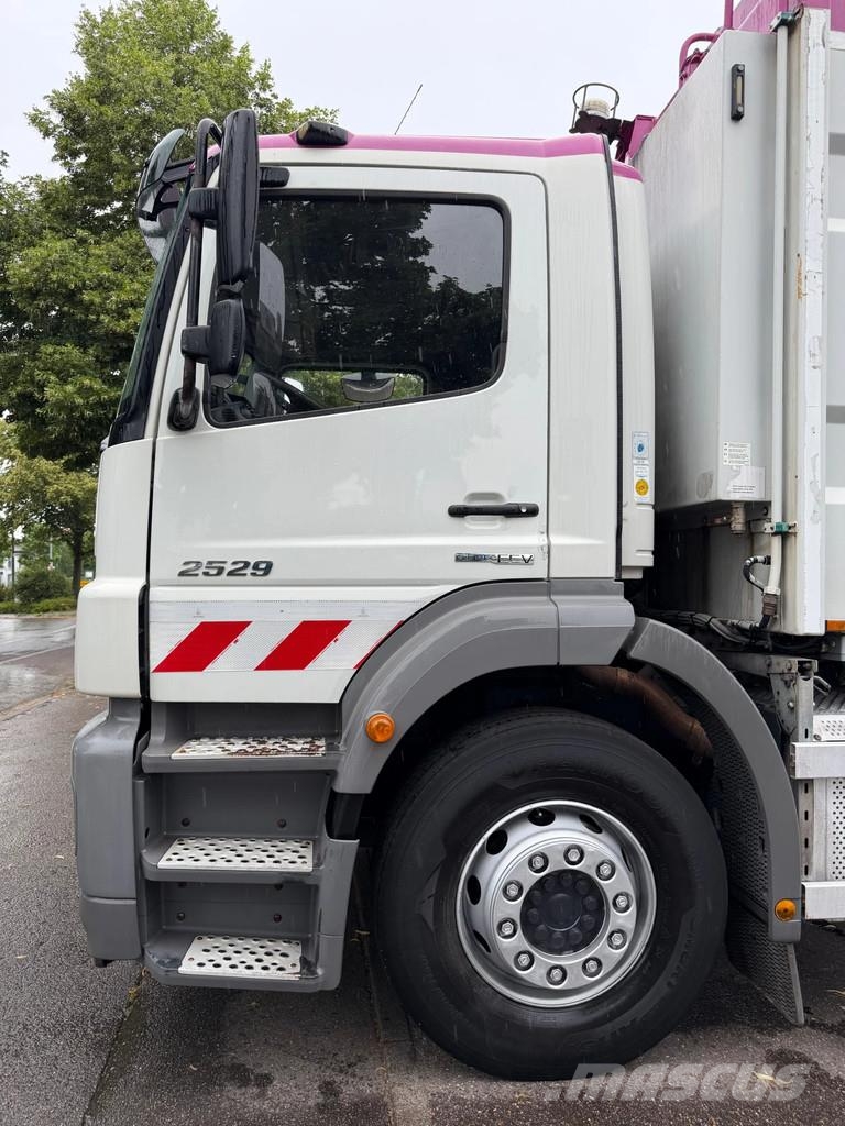 Mercedes-Benz Axor 2529 6 Stück Müllwagen HECKLADER, Zöller Medi Camiones de basura