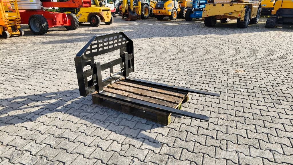 Bobcat 1500 Вили
