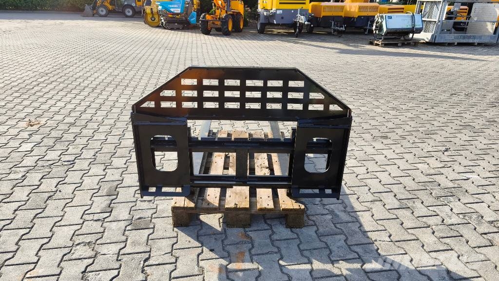 Bobcat 1500 Вили