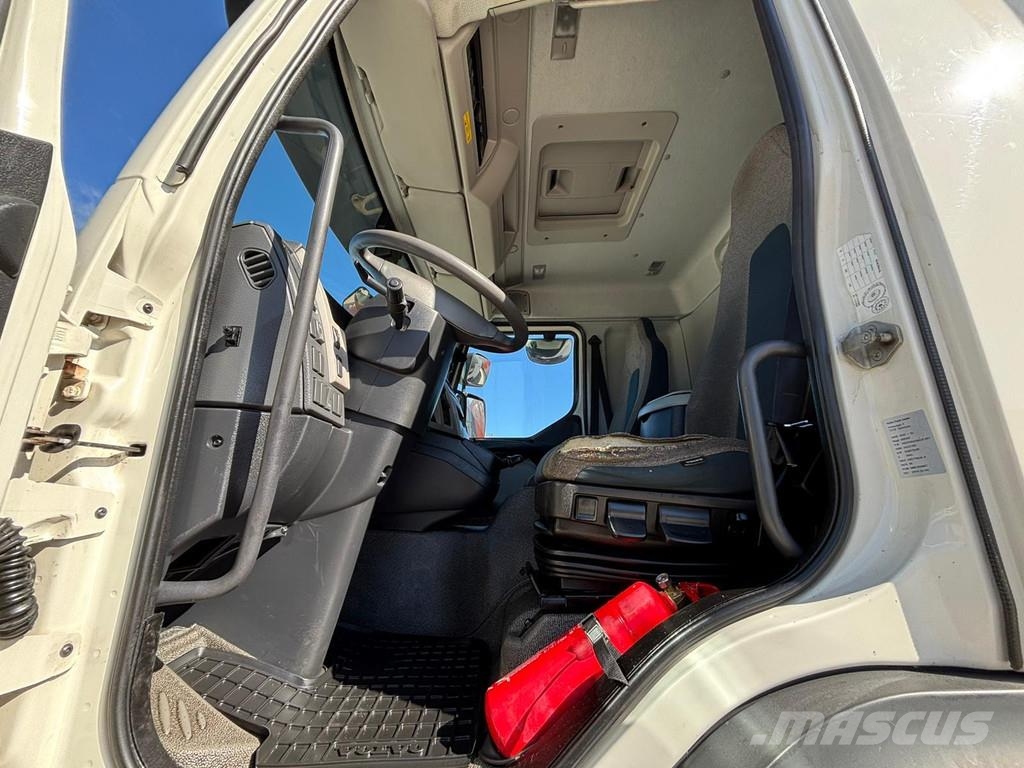 Volvo FL 210 4x2 BOX L=7558 mm Camion Fourgon