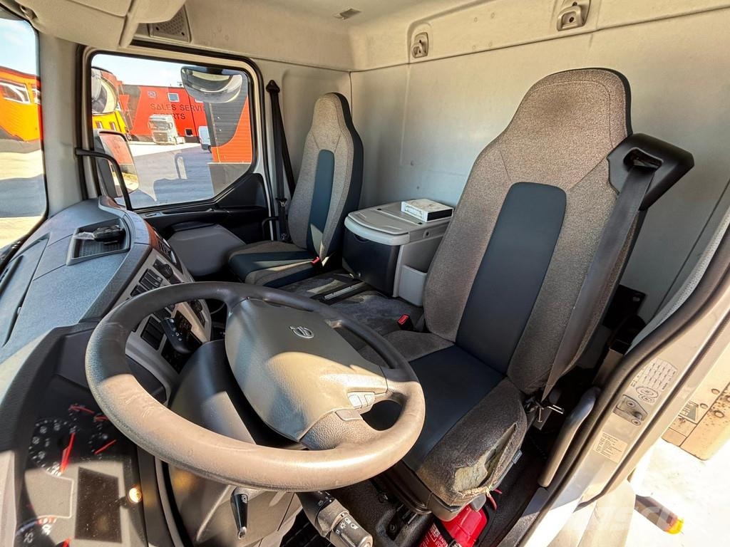 Volvo FL 210 4x2 BOX L=7558 mm Camion Fourgon