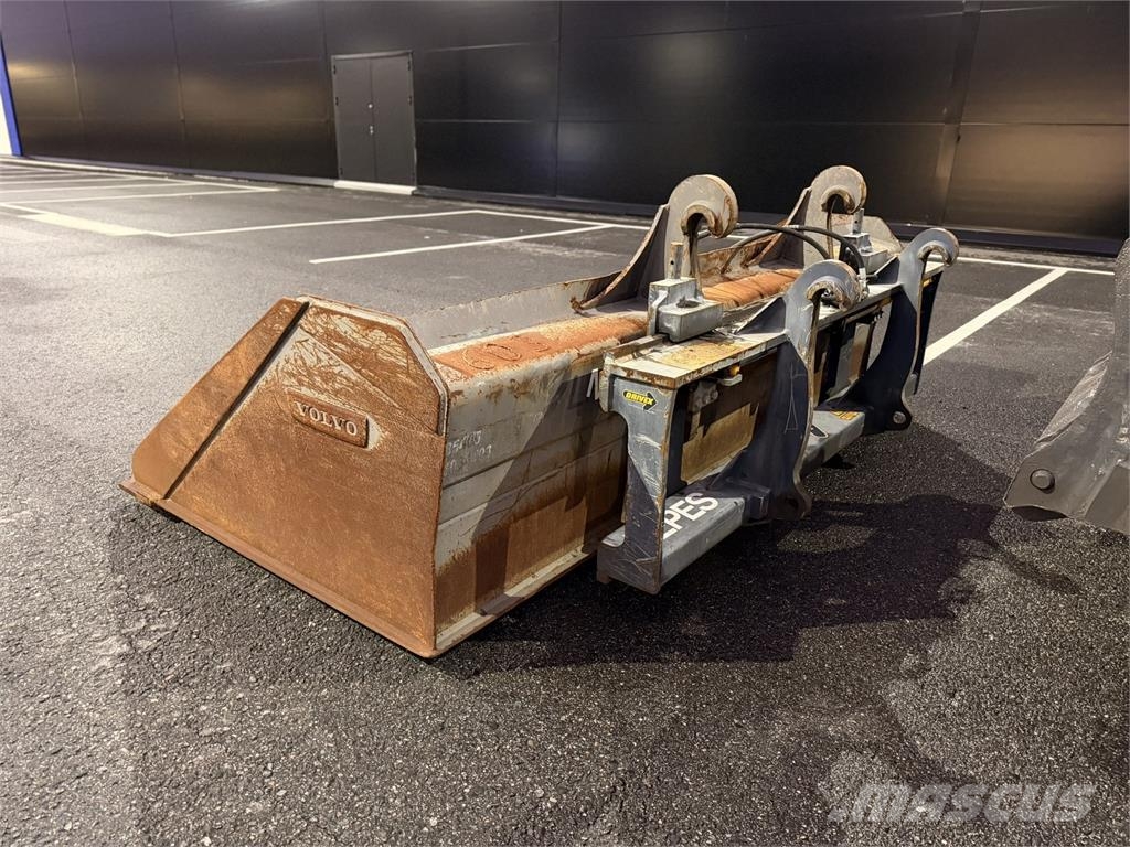 Volvo L120H Iekrāvēji uz riteņiem