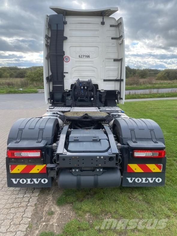 Volvo Vehicle Tractor 4x2 Standard Sadulveokid
