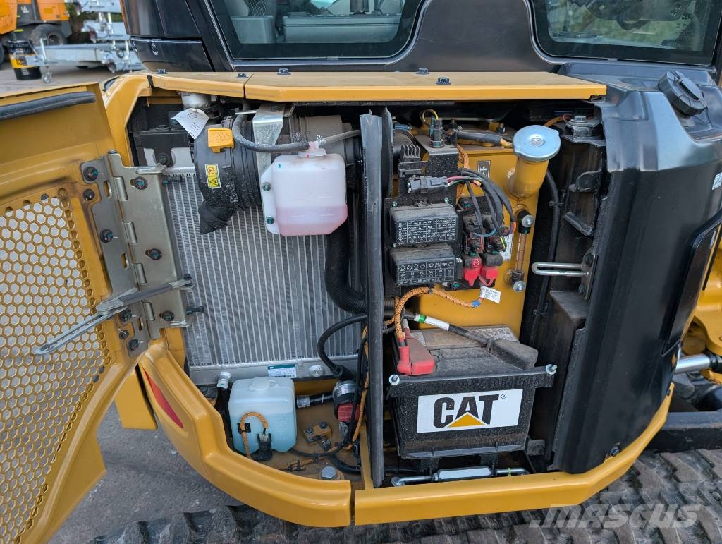 CAT 302.7 حفارات صغيرة أقل من 7 طن (حفارات صغيرة)