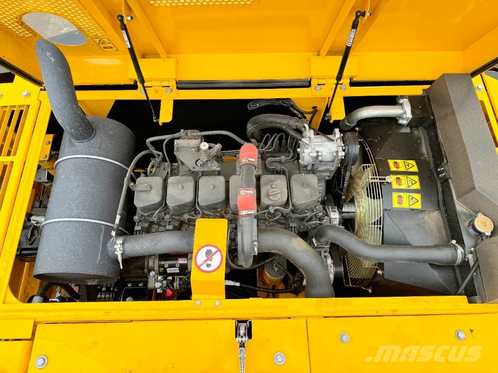 JCB 215LC - New / Unused / Hammer Lines Excavadoras sobre orugas