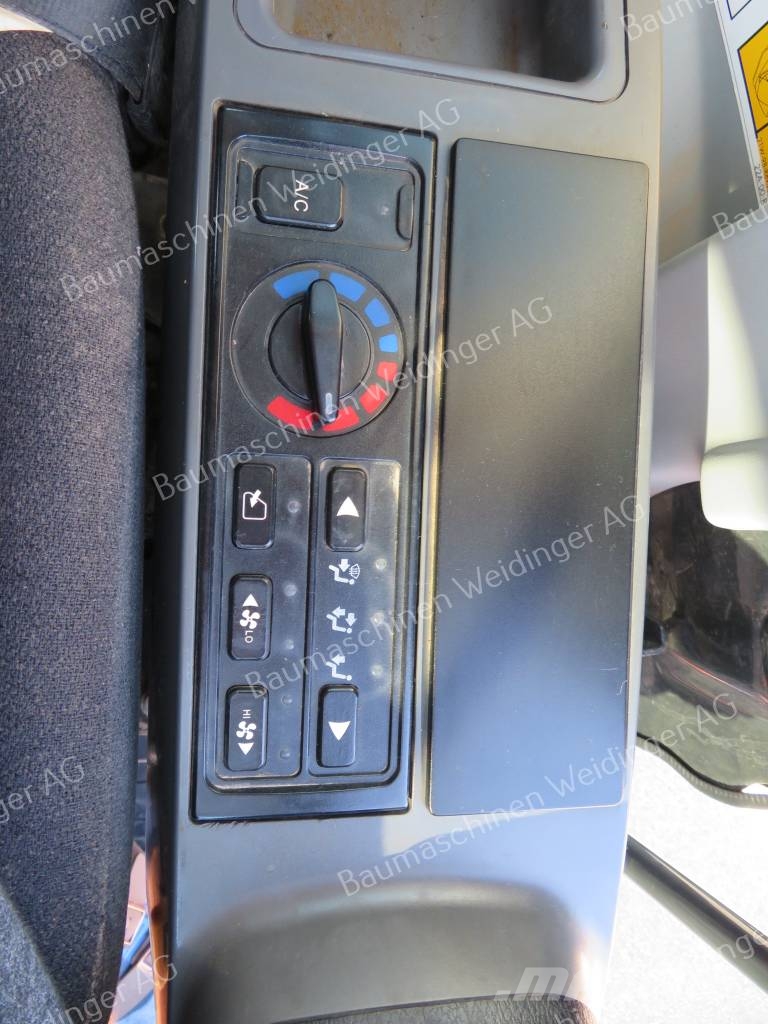 Komatsu PC 80 MR-3 حفارات وسط 7 طن - 12 طن