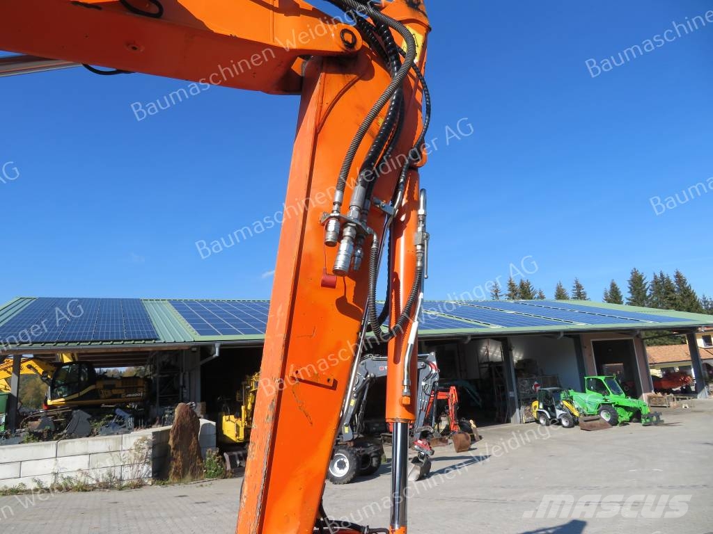 Komatsu PC 80 MR-3 حفارات وسط 7 طن - 12 طن
