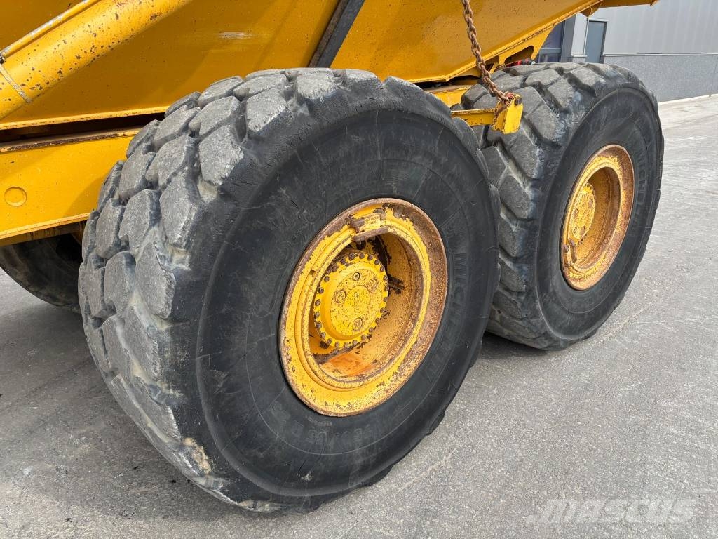 Bell B 25 E Dumper - Knickgelenk
