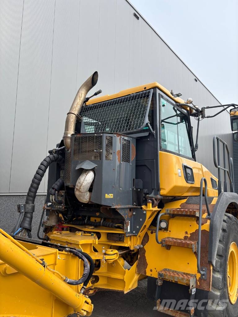 Bell B 25 E Dumper - Knickgelenk