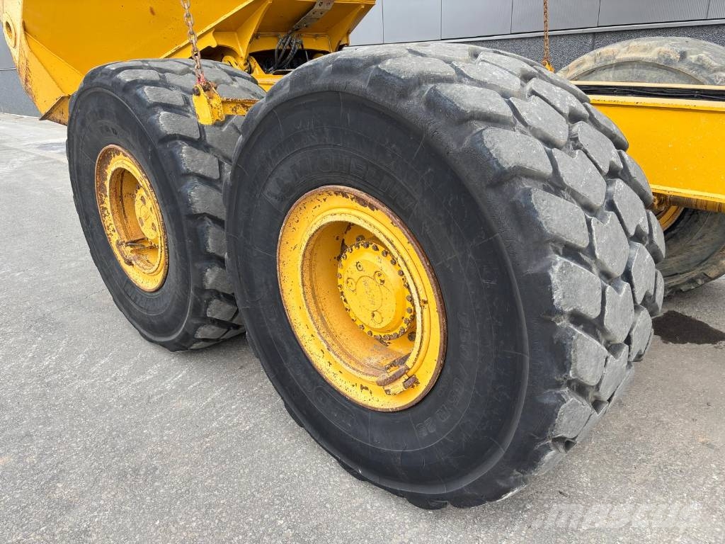 Bell B 25 E Dumper - Knickgelenk