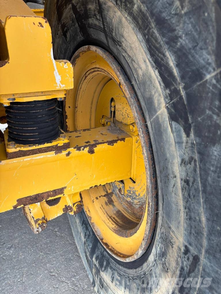 Bell B 25 E Dumper - Knickgelenk
