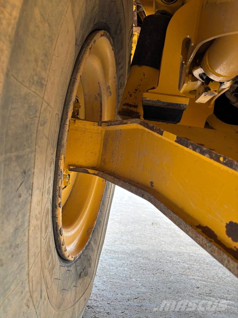 Bell B 25 E Dumper - Knickgelenk