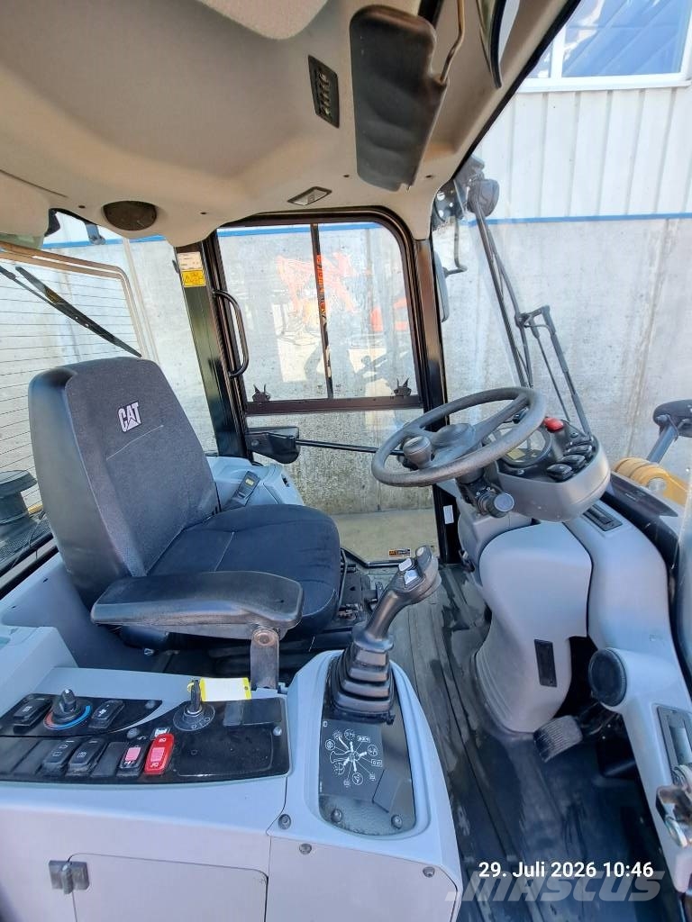 CAT 907 M | PG + LS Pyöräkuormaajat