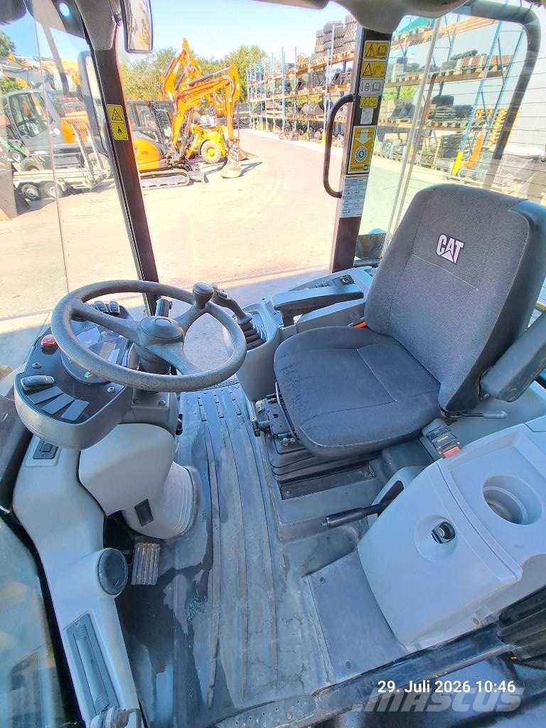 CAT 907 M | PG + LS Pyöräkuormaajat