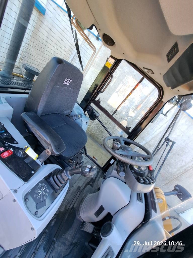 CAT 907 M | PG + LS Pyöräkuormaajat