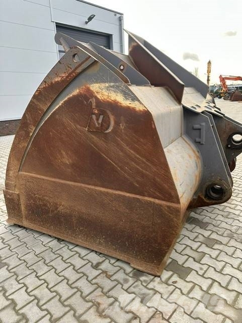 Volvo L 350 Bucket 6 Tons Pistoane