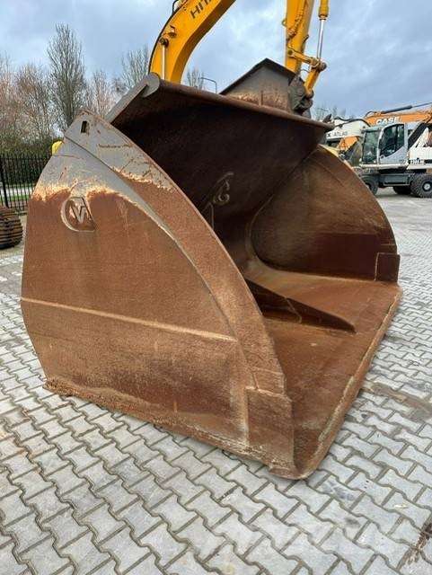 Volvo L 350 Bucket 6 Tons Pistoane