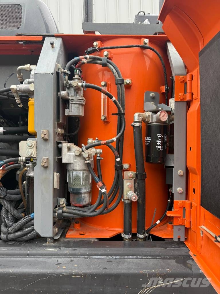 Hitachi ZX 210 LC-6 Raupenbagger
