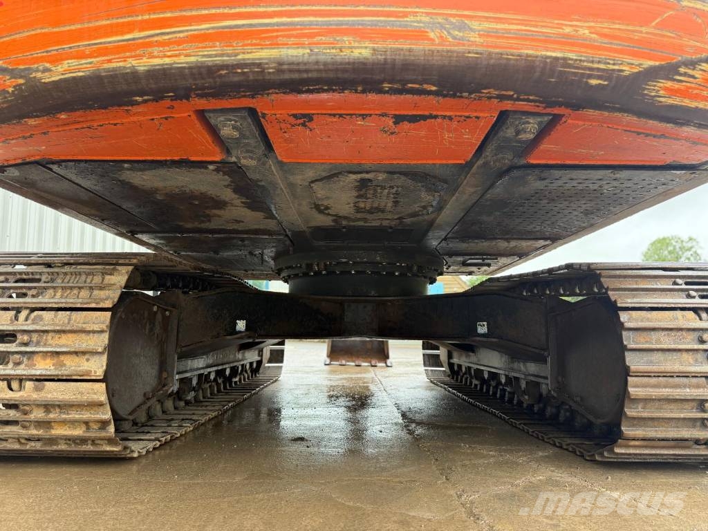 Hitachi ZX 210 LC-6 Raupenbagger