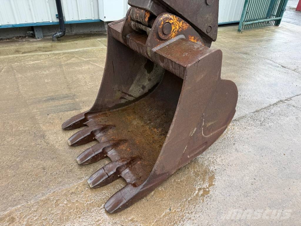 Hitachi ZX 210 LC-6 Raupenbagger