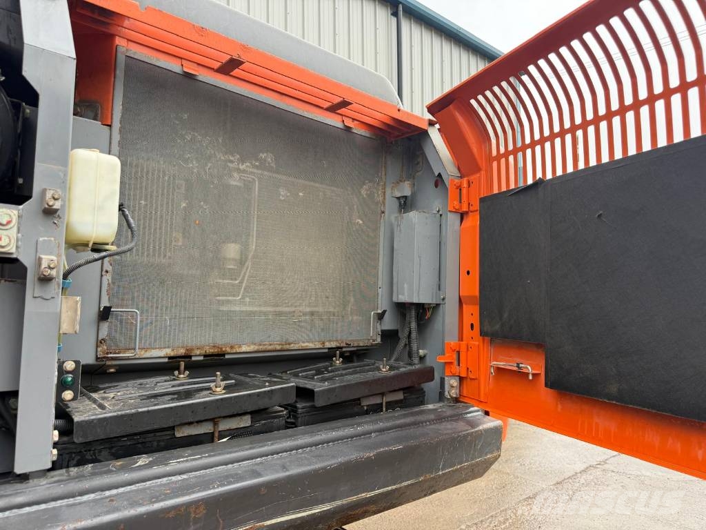Hitachi ZX 210 LC-6 Raupenbagger