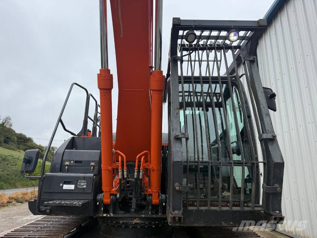 Hitachi ZX 210 LC-6 Raupenbagger