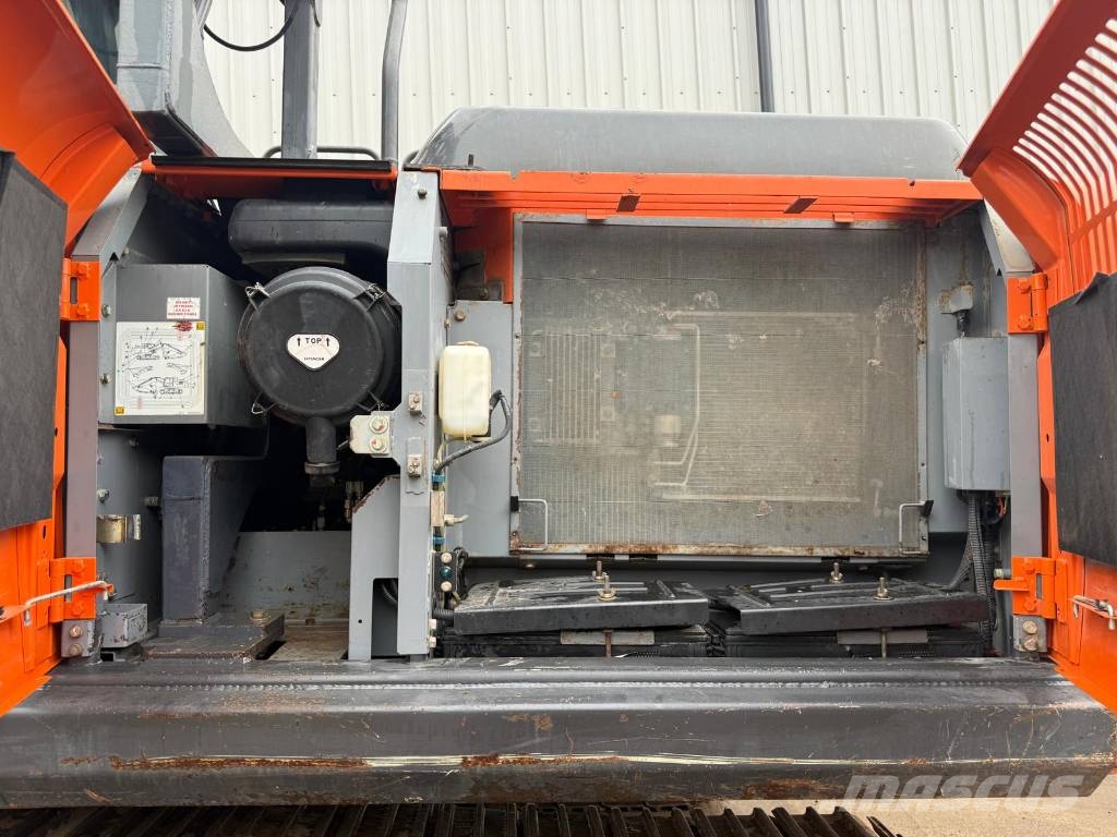 Hitachi ZX 210 LC-6 Raupenbagger