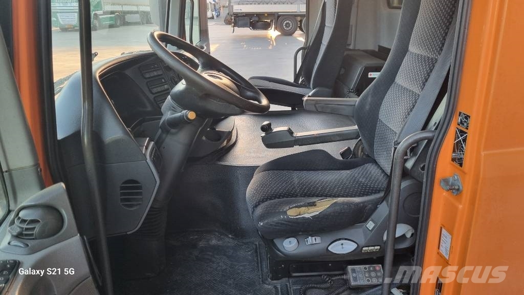 Mercedes-Benz CABIN MP3  MEDIUM 驾驶室与内部