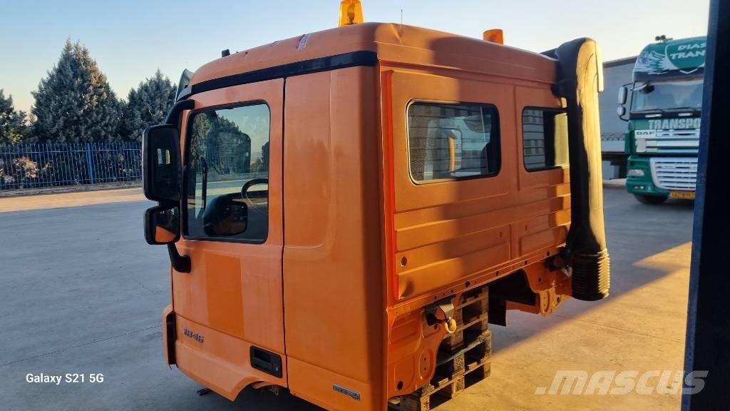 Mercedes-Benz CABIN MP3  MEDIUM 驾驶室与内部
