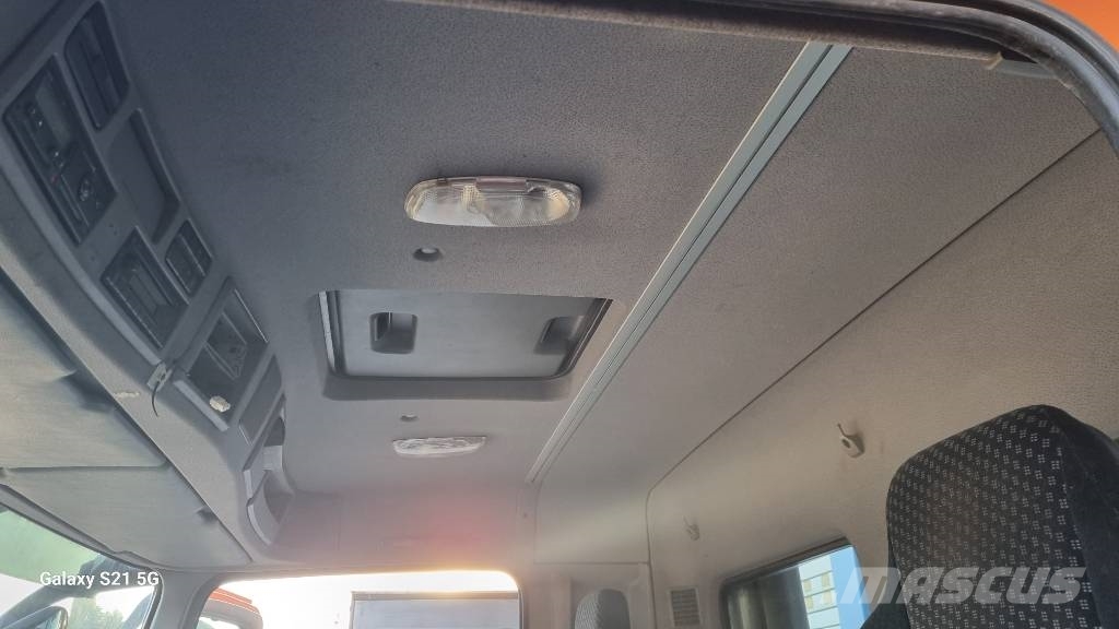 Mercedes-Benz CABIN MP3  MEDIUM 驾驶室与内部