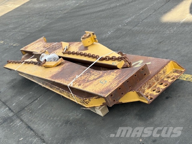 CAT 735 TAIL GATE Articulated Dump Trucks (ADTs)