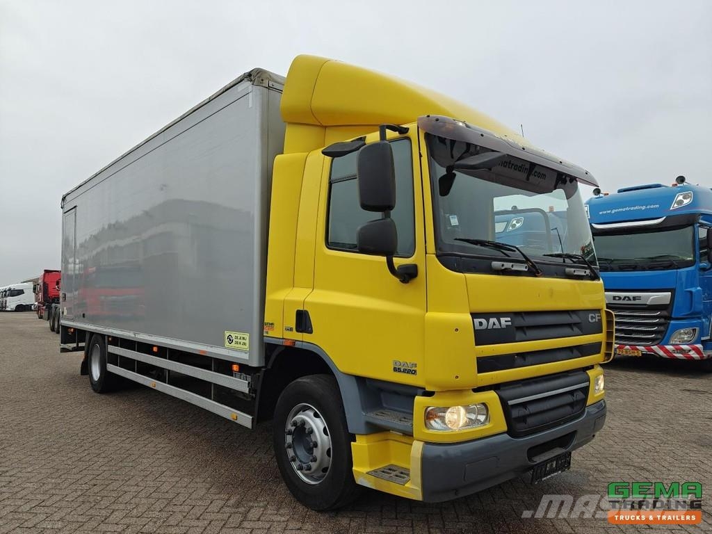 DAF CF65.220 4x2 Day Cab Euro5 - 19T - Curtainside/Enc شاحنات ذات هيكل صندوقي