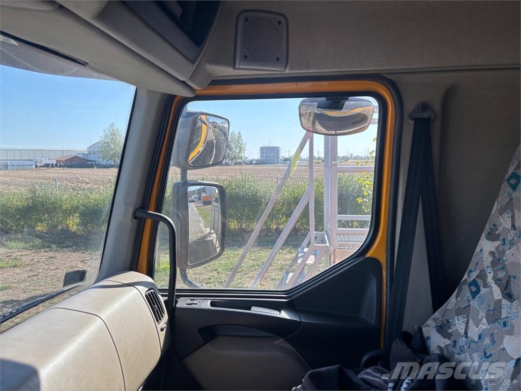 Renault PREMIUM Tipper trucks