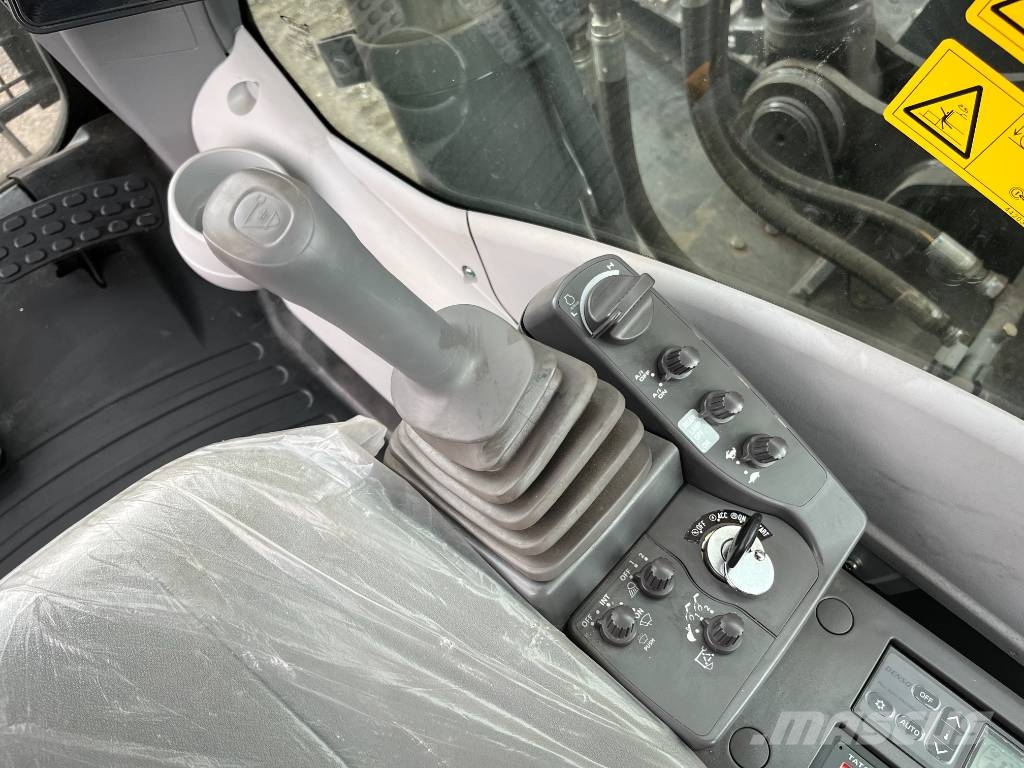 Hitachi EC350LC - New / CUMMINS ENGINE Rupsgraafmachines