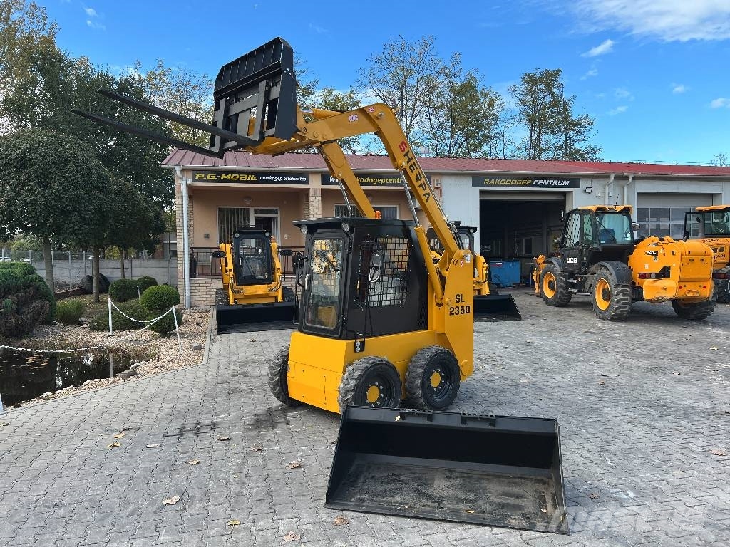 Sherpa SL2350 csúszókormányzású rakodó ÚJ! Porta-ferramentas