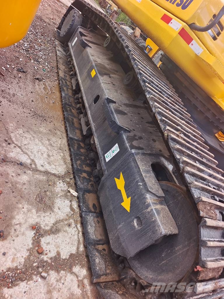 Komatsu PC 300-7    3000 units excavators in stock Raupenbagger