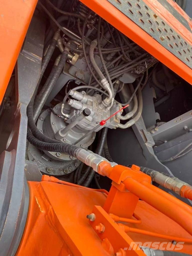 Hitachi ZX 240 Εκσκαφείς με ερπύστριες