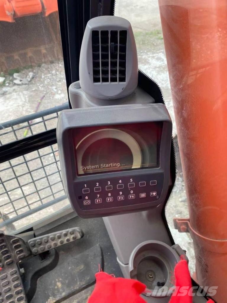 Hitachi ZX 240 Εκσκαφείς με ερπύστριες