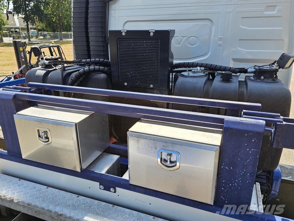 Volvo FH 500 8x4 / FASSI F2150 / WINCH / WORK BASKET Camiones grúa