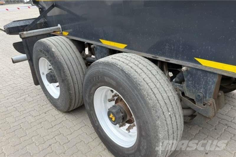 Sa Truck Bodies #IR17042Â 45m3 Interlink Side Tipper Otros camiones